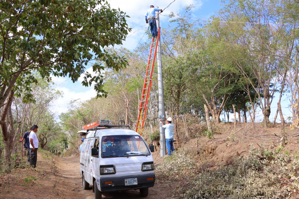 San Lucas celebra electrificación de comunidad “El Naranjo”