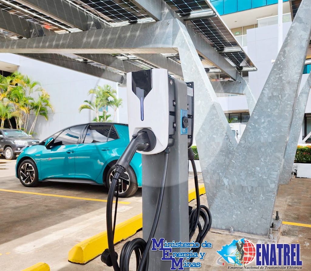 Gobierno de Nicaragua inaugura puestos de carga  para vehículos eléctricos