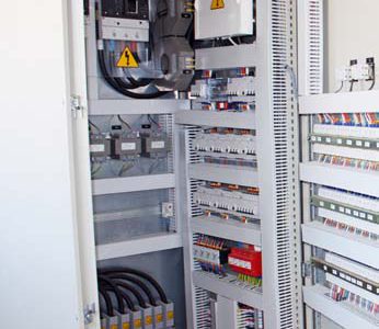 Mecanización Eléctrica de Armarios para Protección y Control